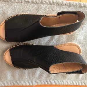 Andre’ Assous wedges made in Spain womens size 36